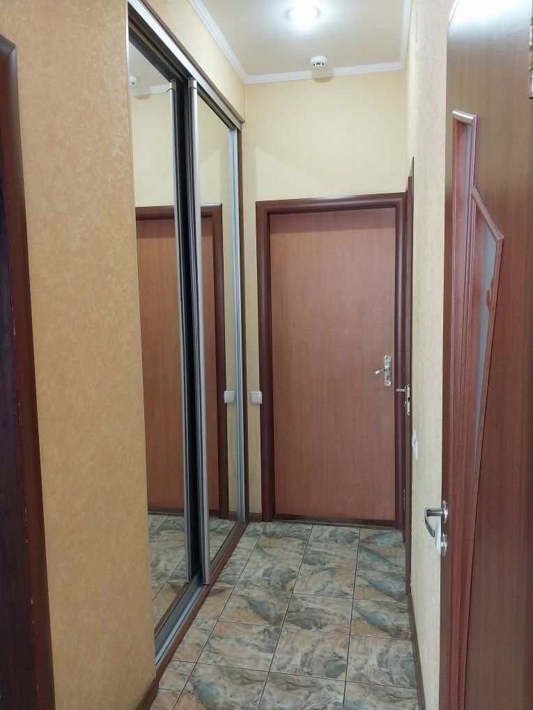 Магазин , апарт-отель , баня з басейн на дровах , центральні комунікац
