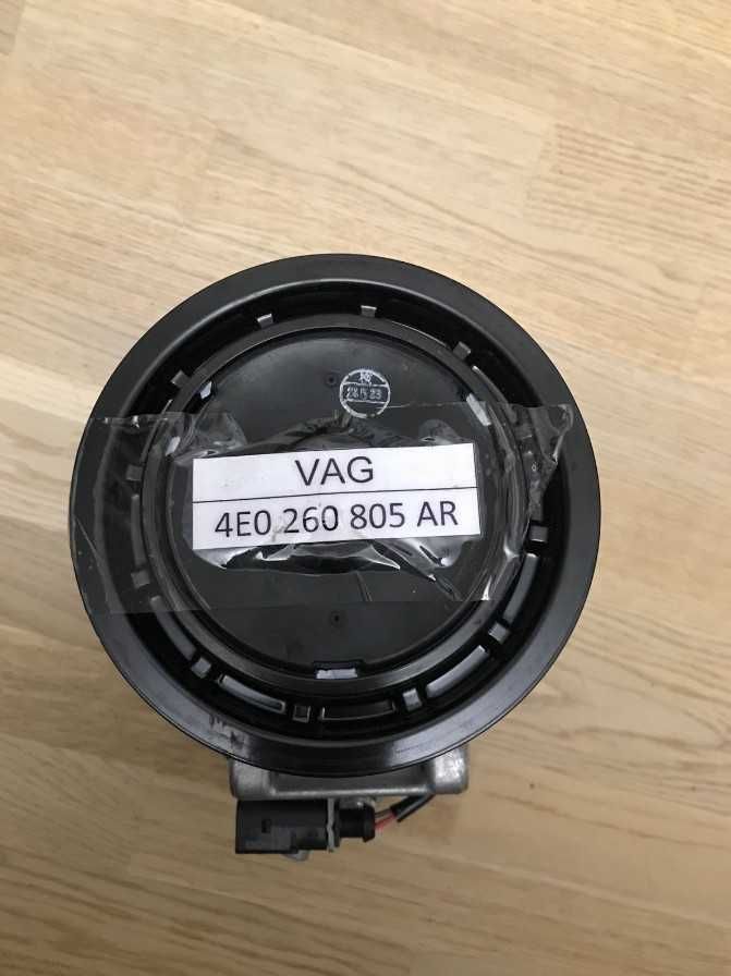 Компрессор кондиционера Audi A4,S4 (8E), A8,S8 D3, Q7 4L: 4E0260805AR