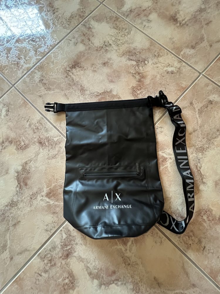 Bolsa/ mochila da Armani Exchange