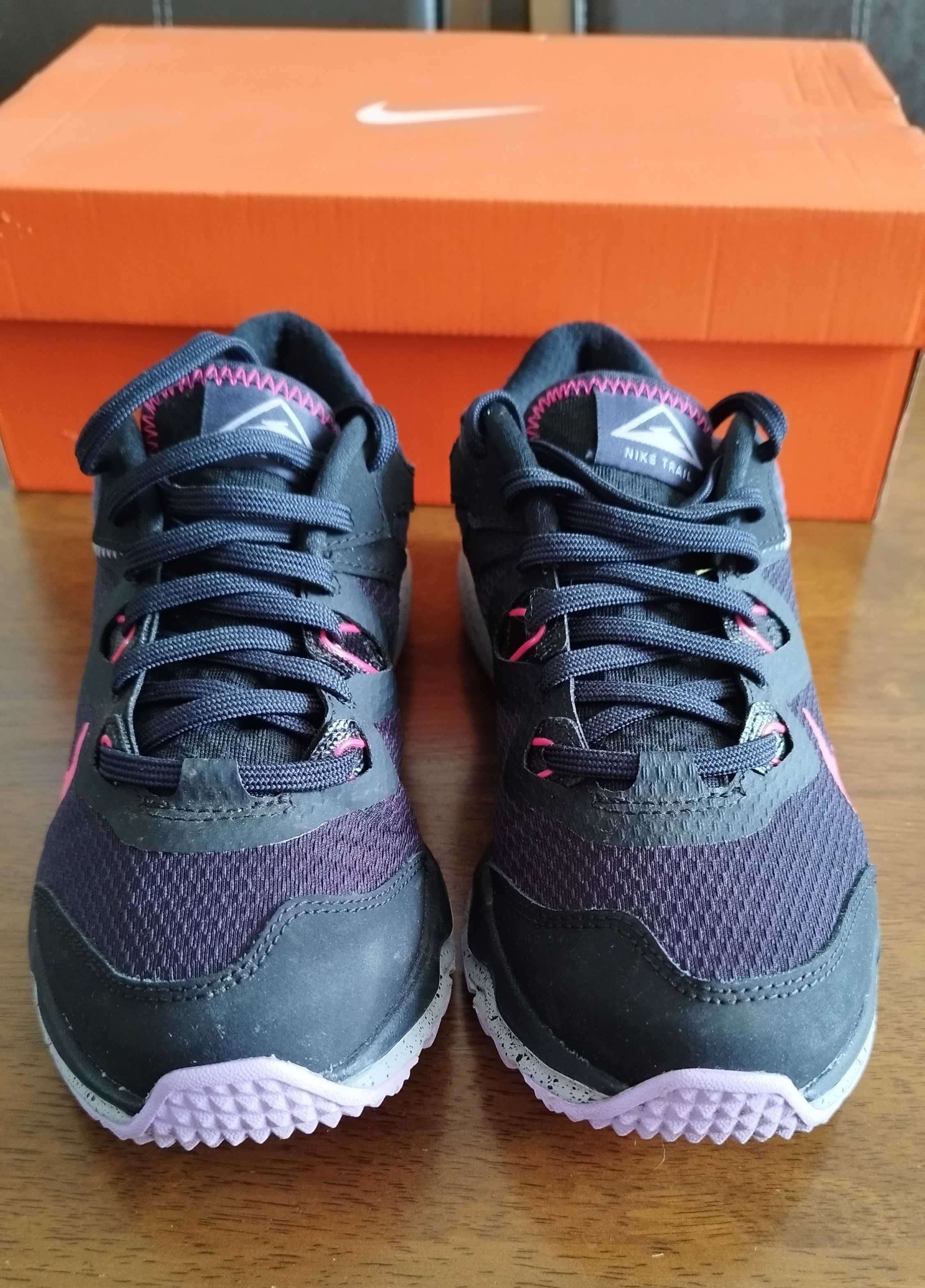 Nike Buty damskie sportowe JUNIPER TRAIL r. 37,5 do biegania w terenie