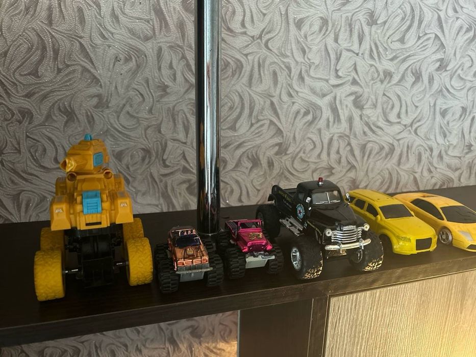 машинки / модельки / игрушки