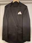 Hugo Boss garnitur 42