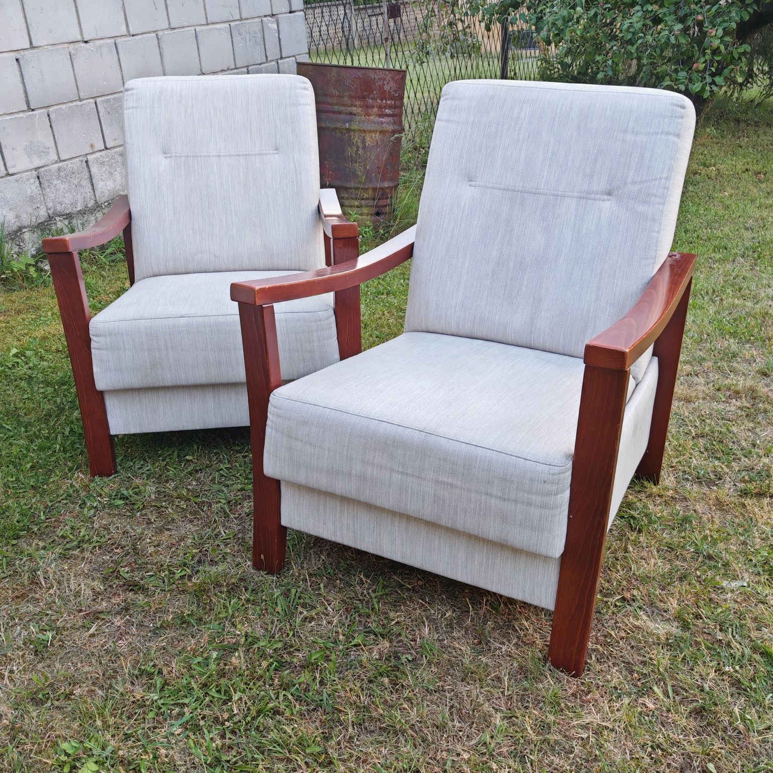 Zestaw wypoczynkowy w stylu retro - Sofa 3-osobowa + 2 fotele