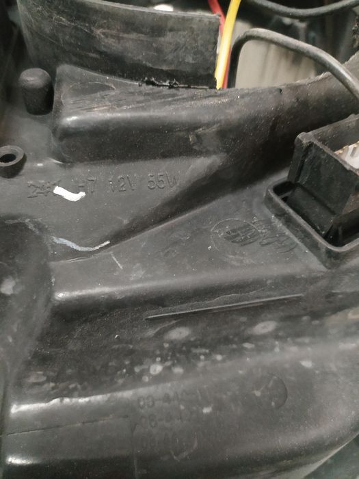 Farol de carro (desconheço marca)