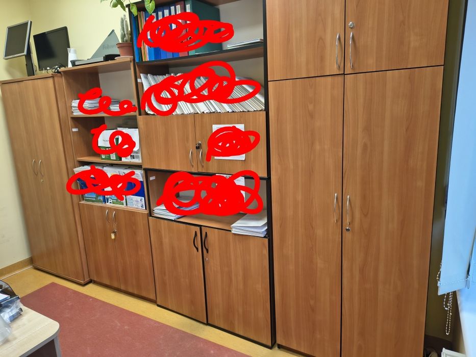 Oddam komplet mebli biurowych – za darmo