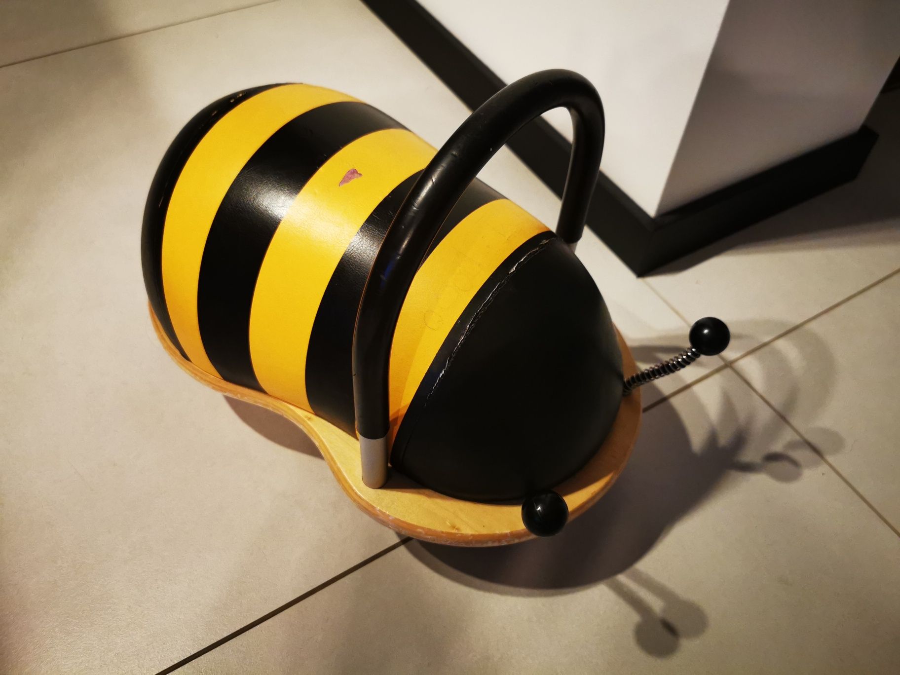 Wheely Bug pszczoła jeździk