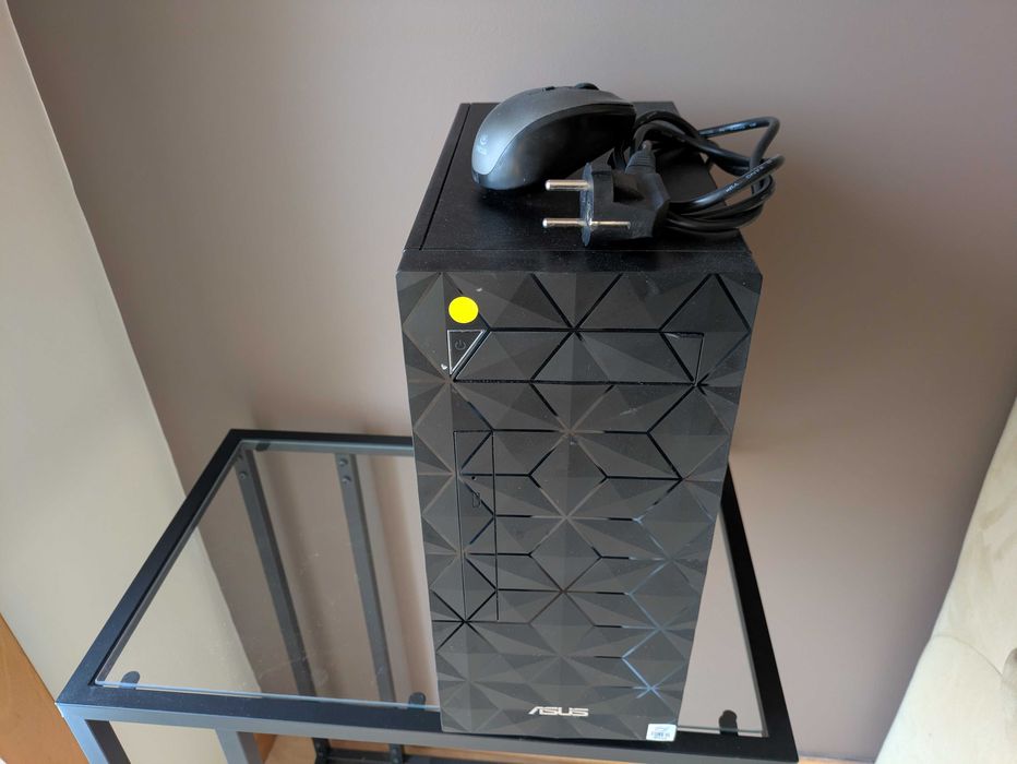 Computador Asus com processador Intel i5