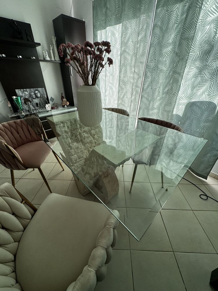 Sala de jantar completa