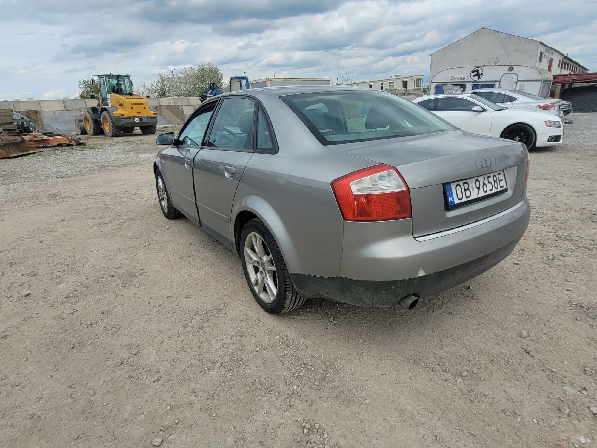 Audi a4b6 2.0 benzyna automat 2001 rok / okazja dnia / ważne opłaty