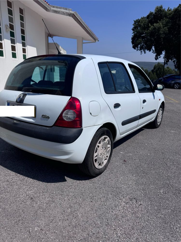Renault clio 1.5dci 5lugares diesel