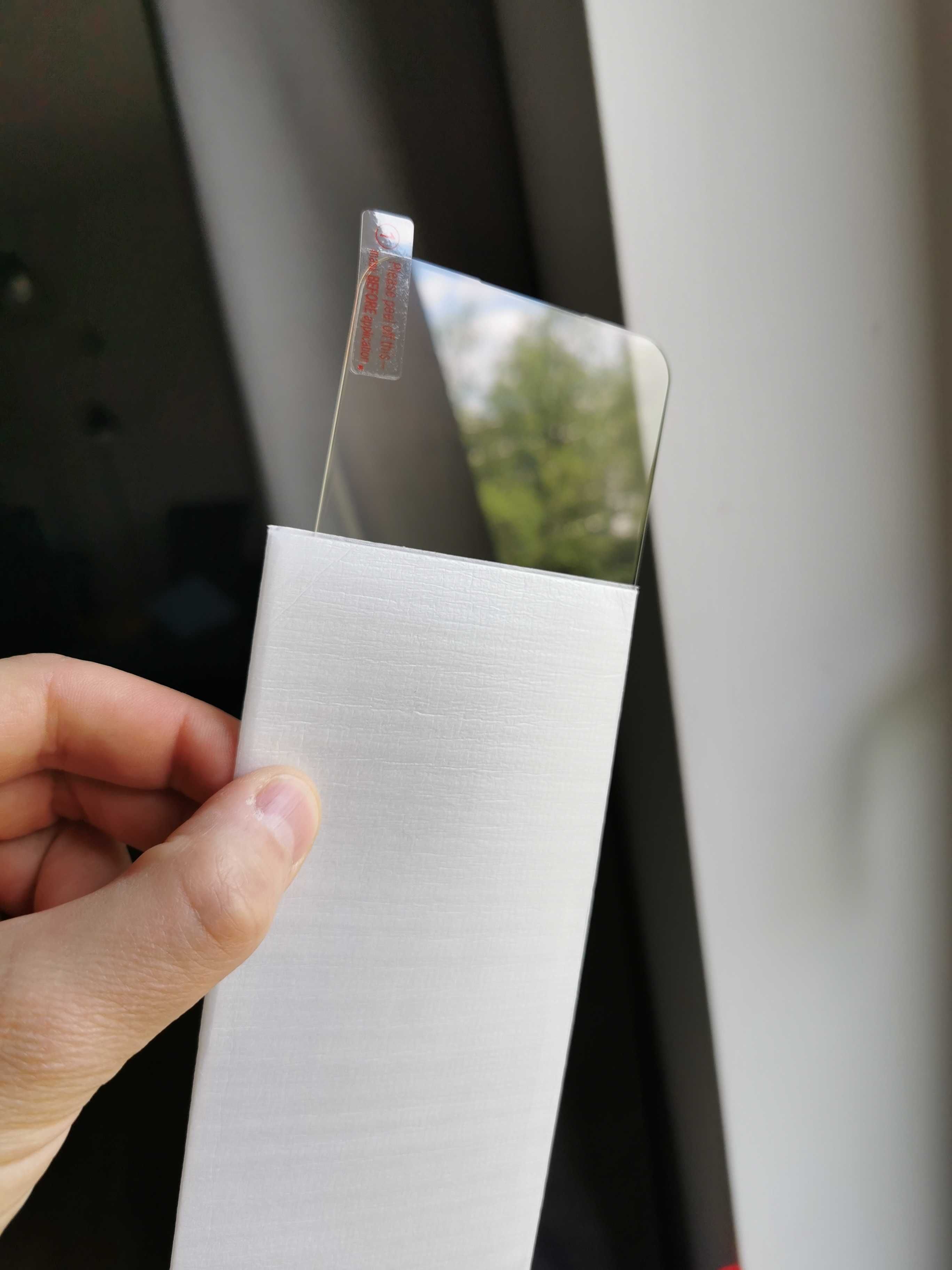 różne etui i szkła hartowane na telefony (100zł za wszystkie) NOWE