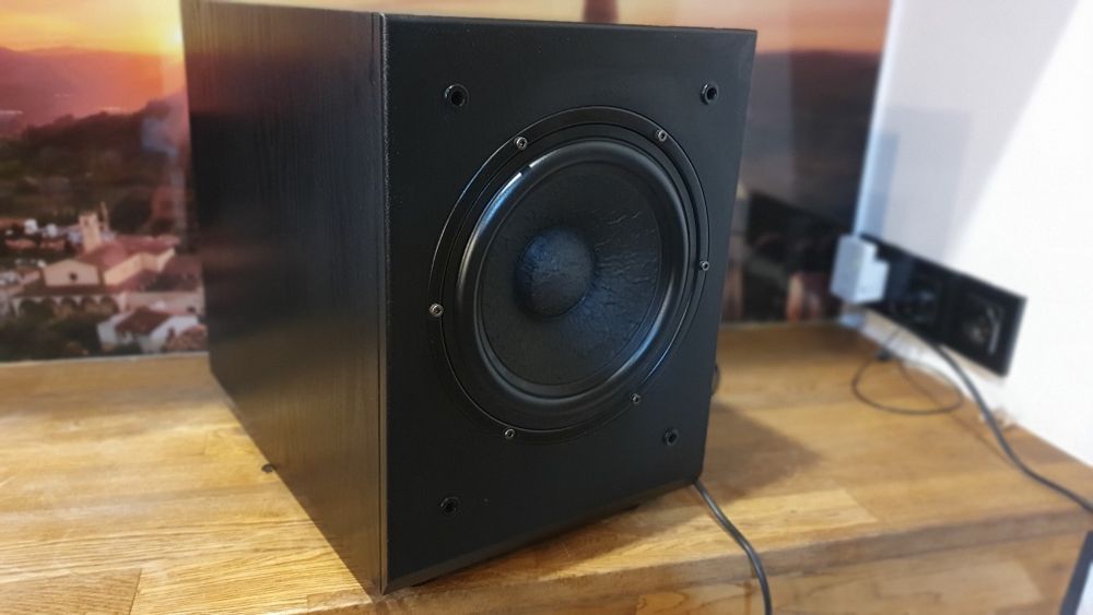 Subwoofer Dali trio av 8