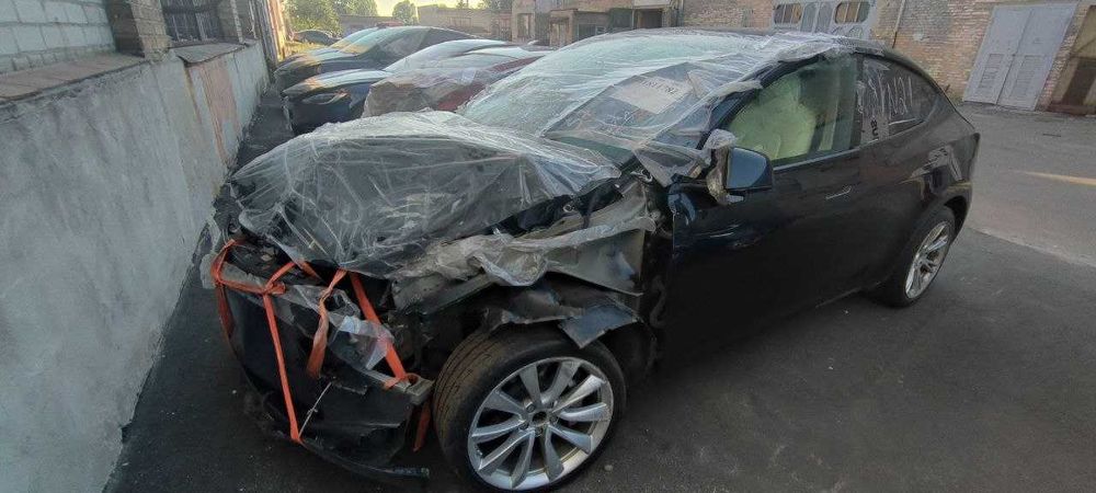 Разборка Tesla Model Y (Тесла Модель У) 2022 року випуску. Колір PBSB