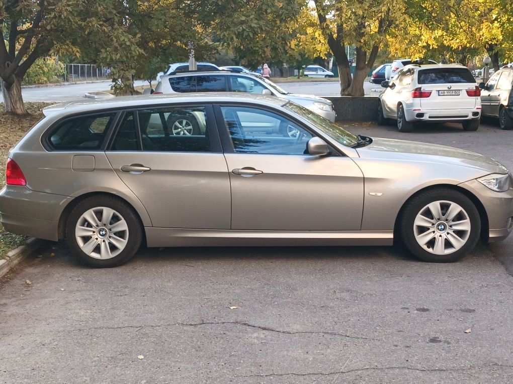 Bmw E91 320i 2012 року