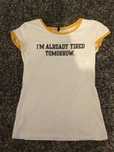 T shirt z napisem