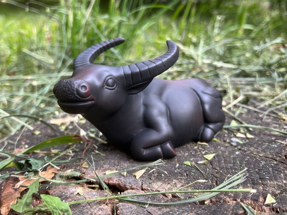 Чайна фігурка/ Чайний друг «Грошова корова» з Фіолетової глини