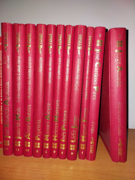 Coleção de livros de autores famosos