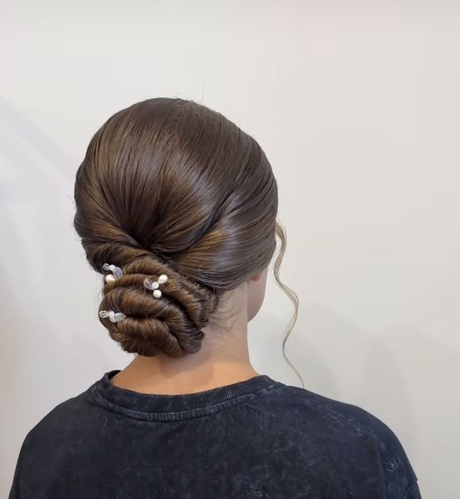 Весільна прикраса для волосся з перлинами