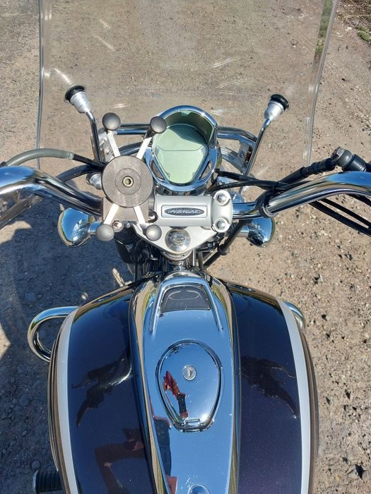 Баджадж Авенджер Круїз 220