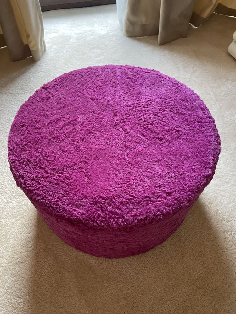 Pufa do siedzenia o średnicy 50 cm i wysokości 30 cm