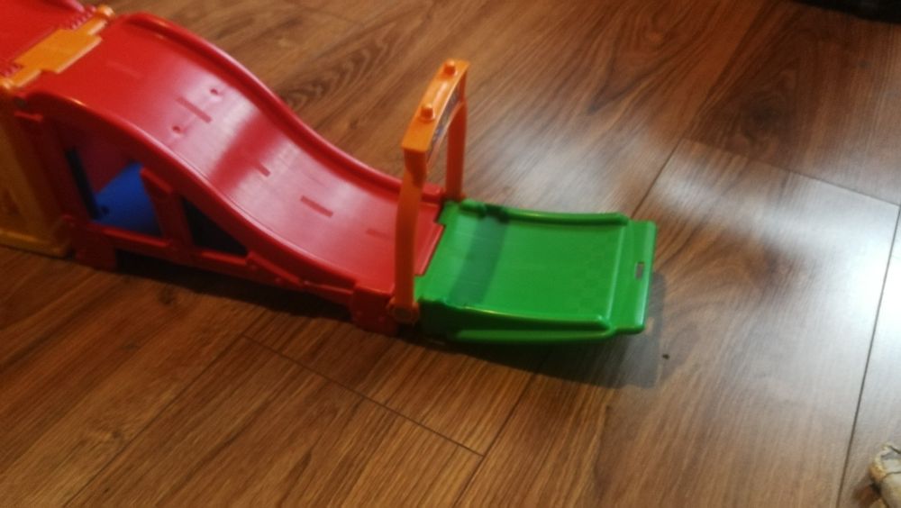 Fisher-Price Little People tor zjeżdżalnia z 2 autkami