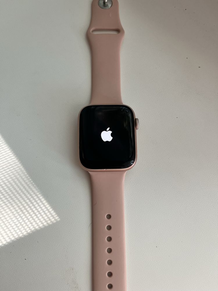 Продам apple watch 5 44 mm black/rose