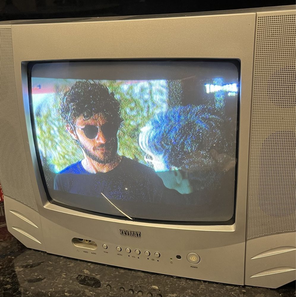 TV Antiga a funcionar