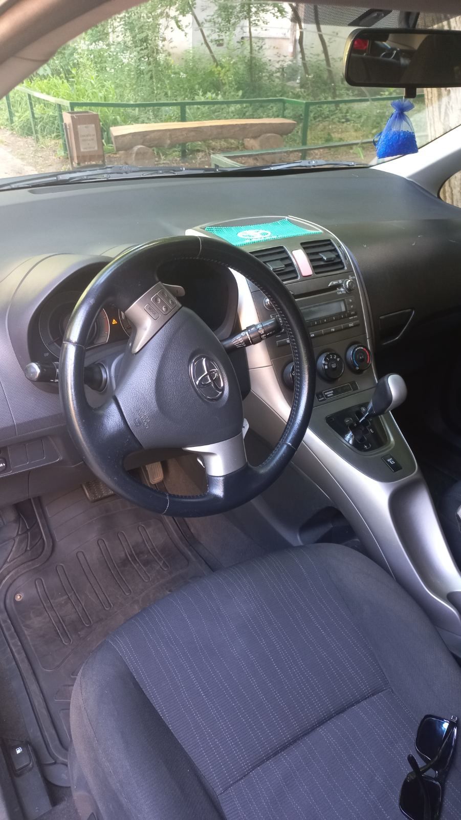 Продам автомобиль Toyota Auris