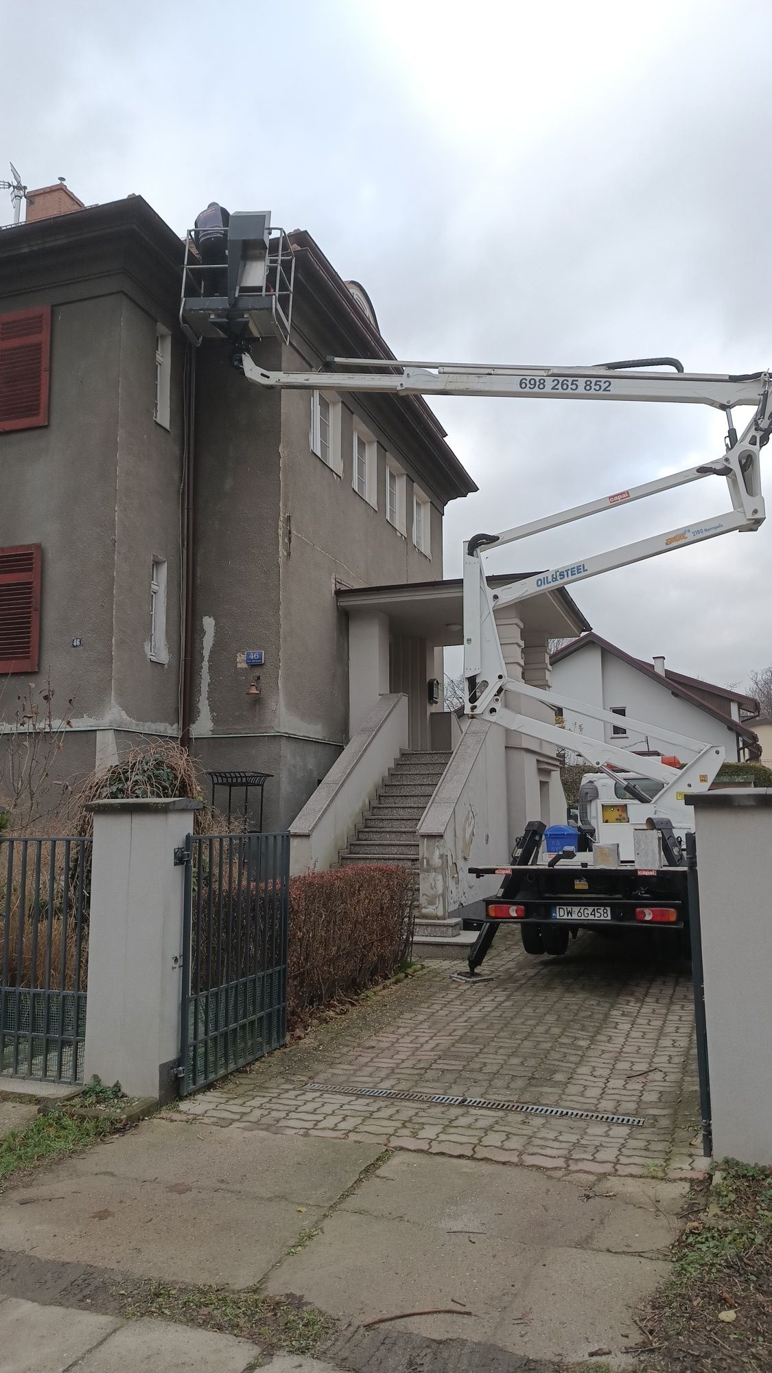 Usługi podnośnikem koszowym/zwyżka/usługi budowlane