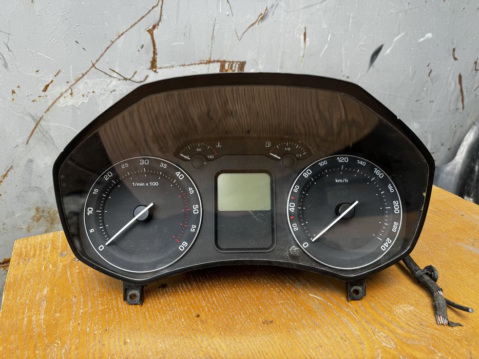 Панель приборов Skoda Octavia A5