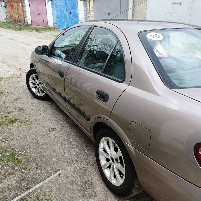 Ніссан Альмера на автоматі