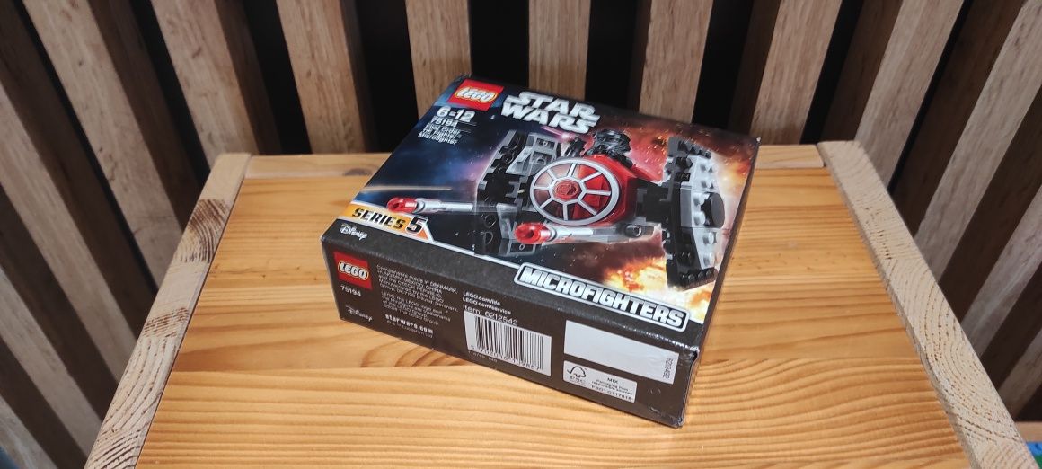 Lego Star Wars 75194 Myśliwiec TIE