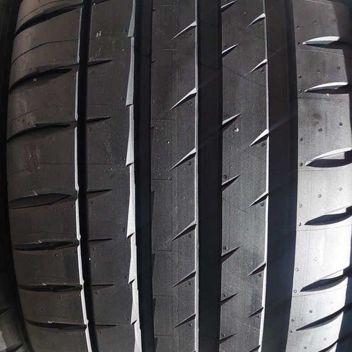 255/35/19+225/40/19 R19 Michelin Pilot Sport 4S 4шт новые