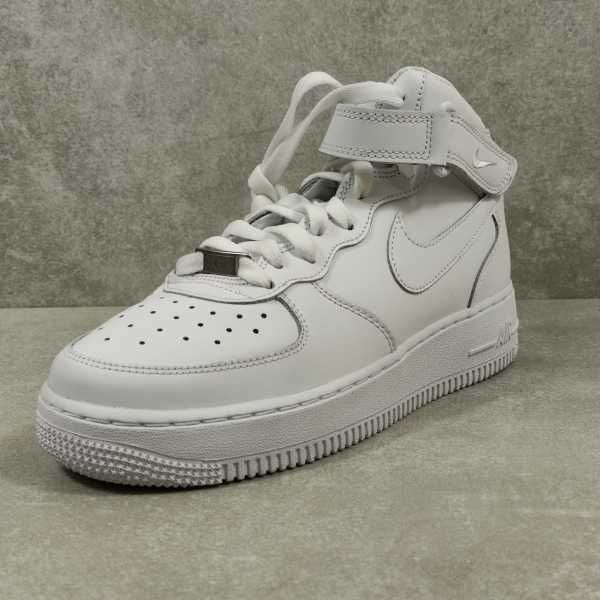 Buty dla dzieci Nike Air Force 1 Mid LE
Triple White (GS) r. 38,5 EU