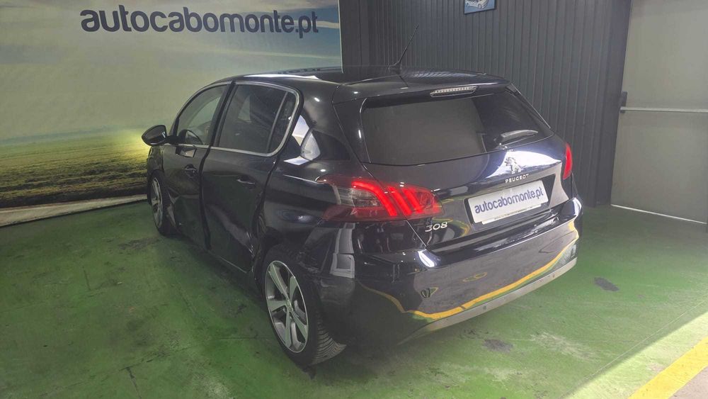 Peugeot 308 1.2 PureTech Allure - Salvado