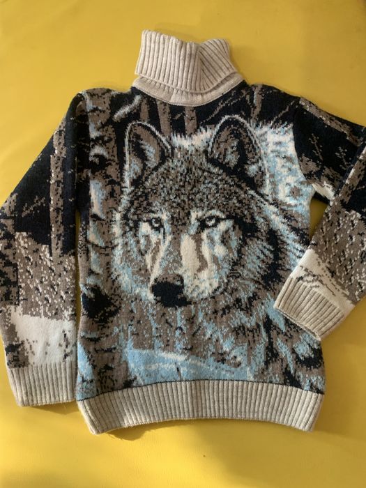 Теплый свитер под горло