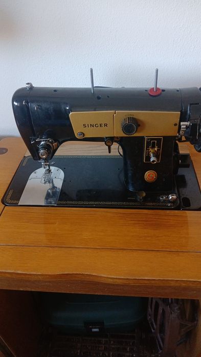 Vendo máquina de costura em bom estado