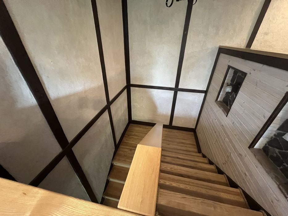 Продаж будинку, Ліщин