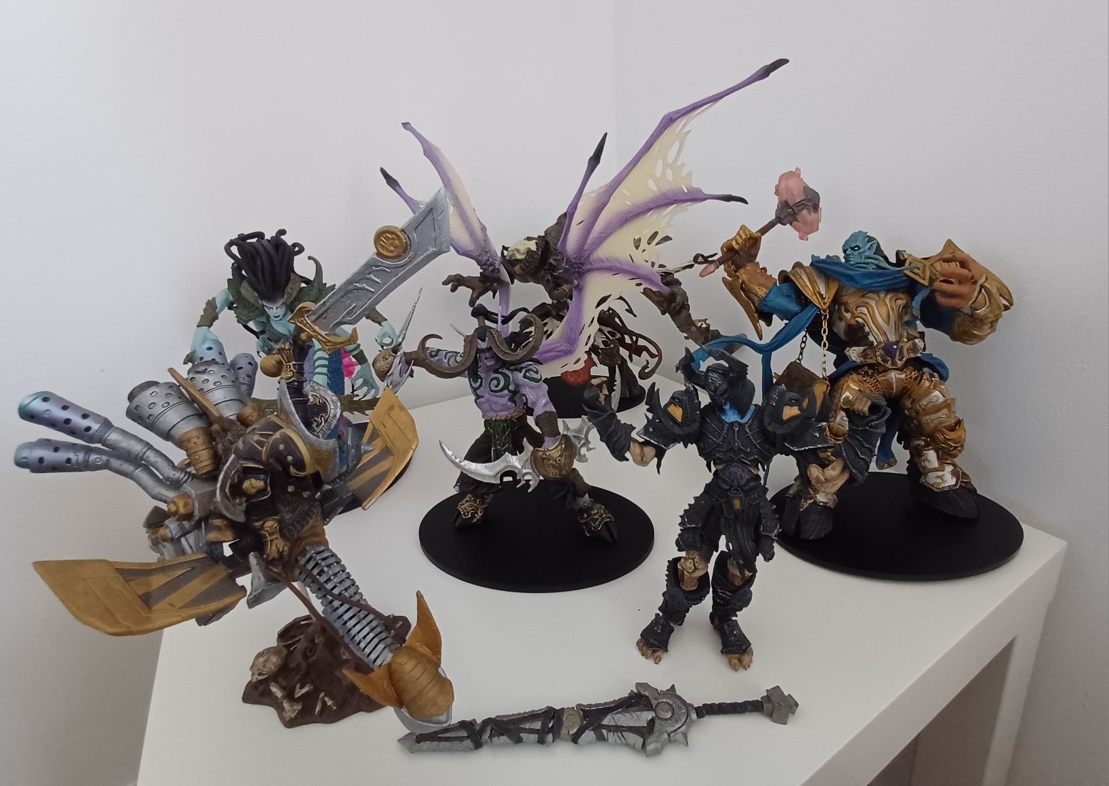 Lote de 6 estátuas World of Warcraft / DC Unlimited