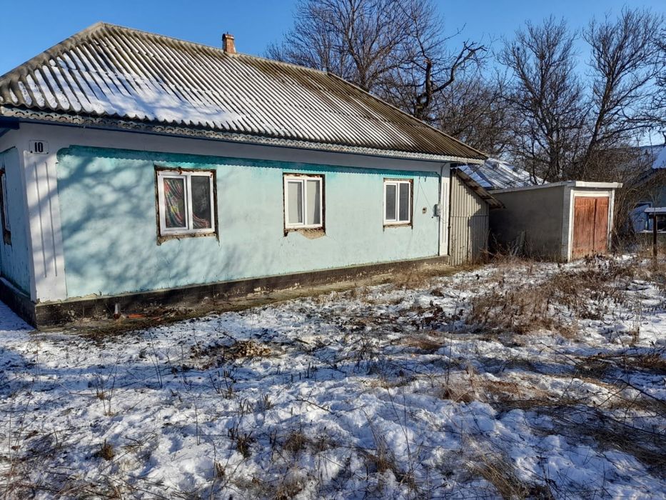 Продам будинок і земельну ділянку в с. Іванівці