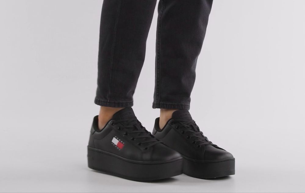 Шкіряні КедиTommy Hilfiger Tjw Flatform Ess жіночі чорні. Оригінал.