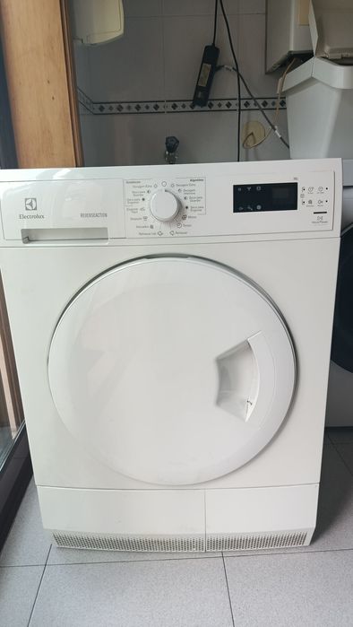Máquina de secar Electrolux ( Avariada)