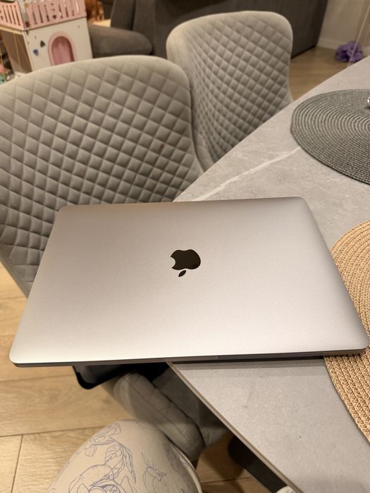 MacBook Pro 13 2020 16/256GB