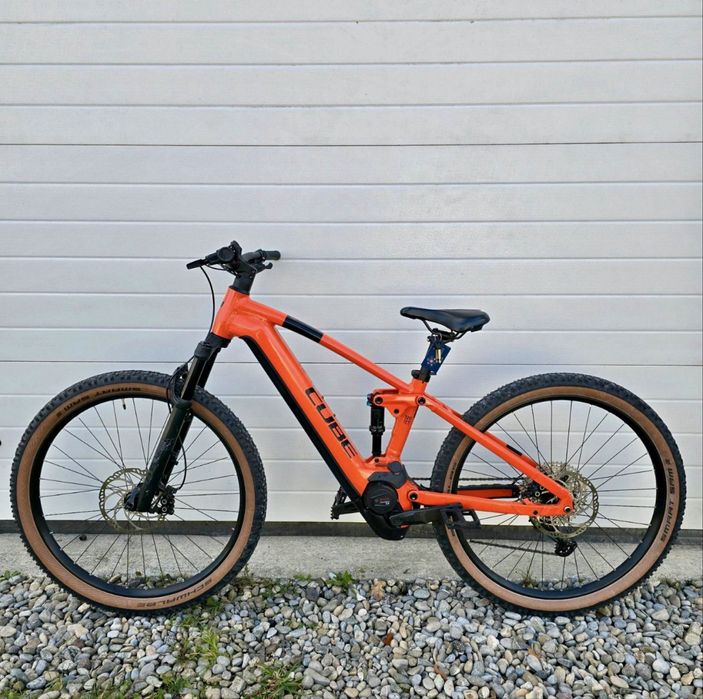 CUBE Stereo Hybrid 120 Race 625 – M / 18" – 2022 – 3400 km