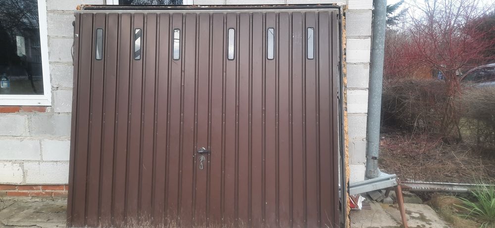 Sprzedam bramę garażową