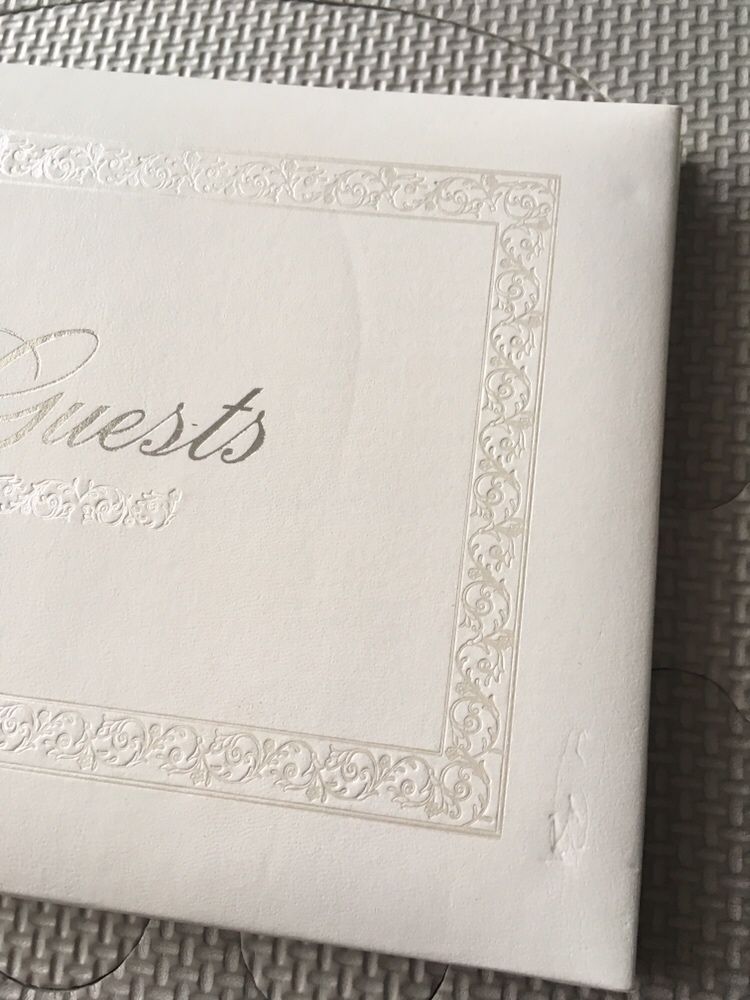 Księga gości po angielsku Guest Book biała skóra ślub wesele