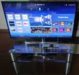 Telewizor 3D Toshiba + stolik