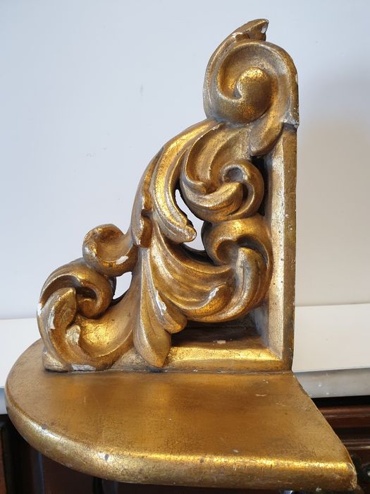 grande antiga mísula em talha dourada