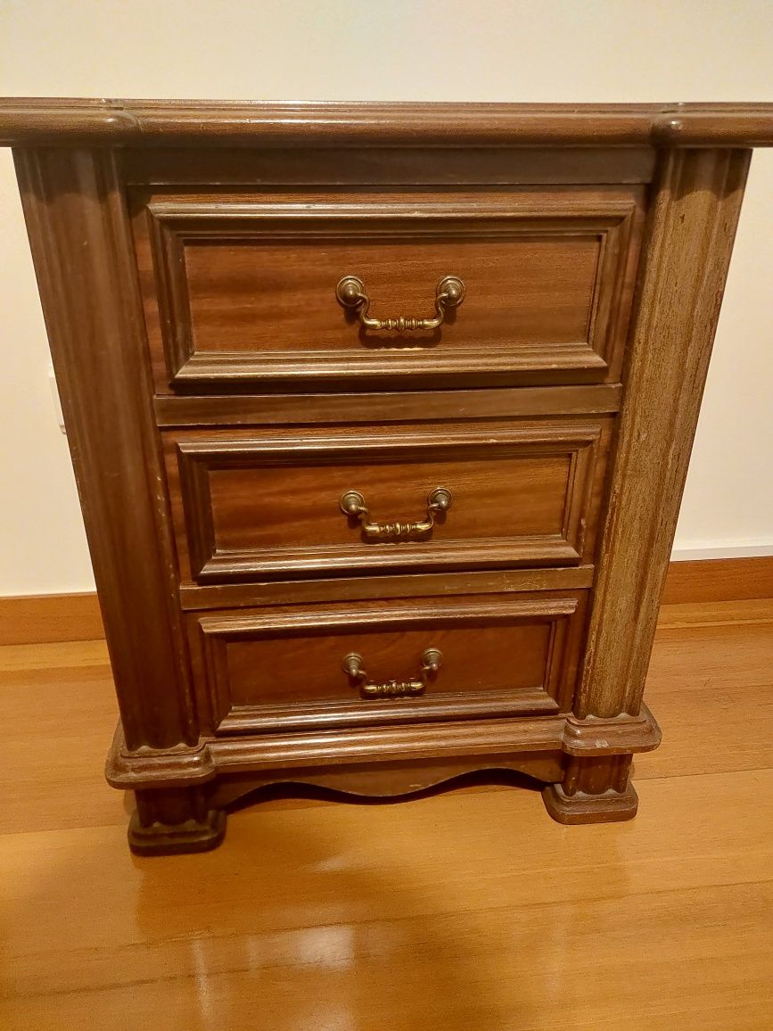 mesa de cabeceira