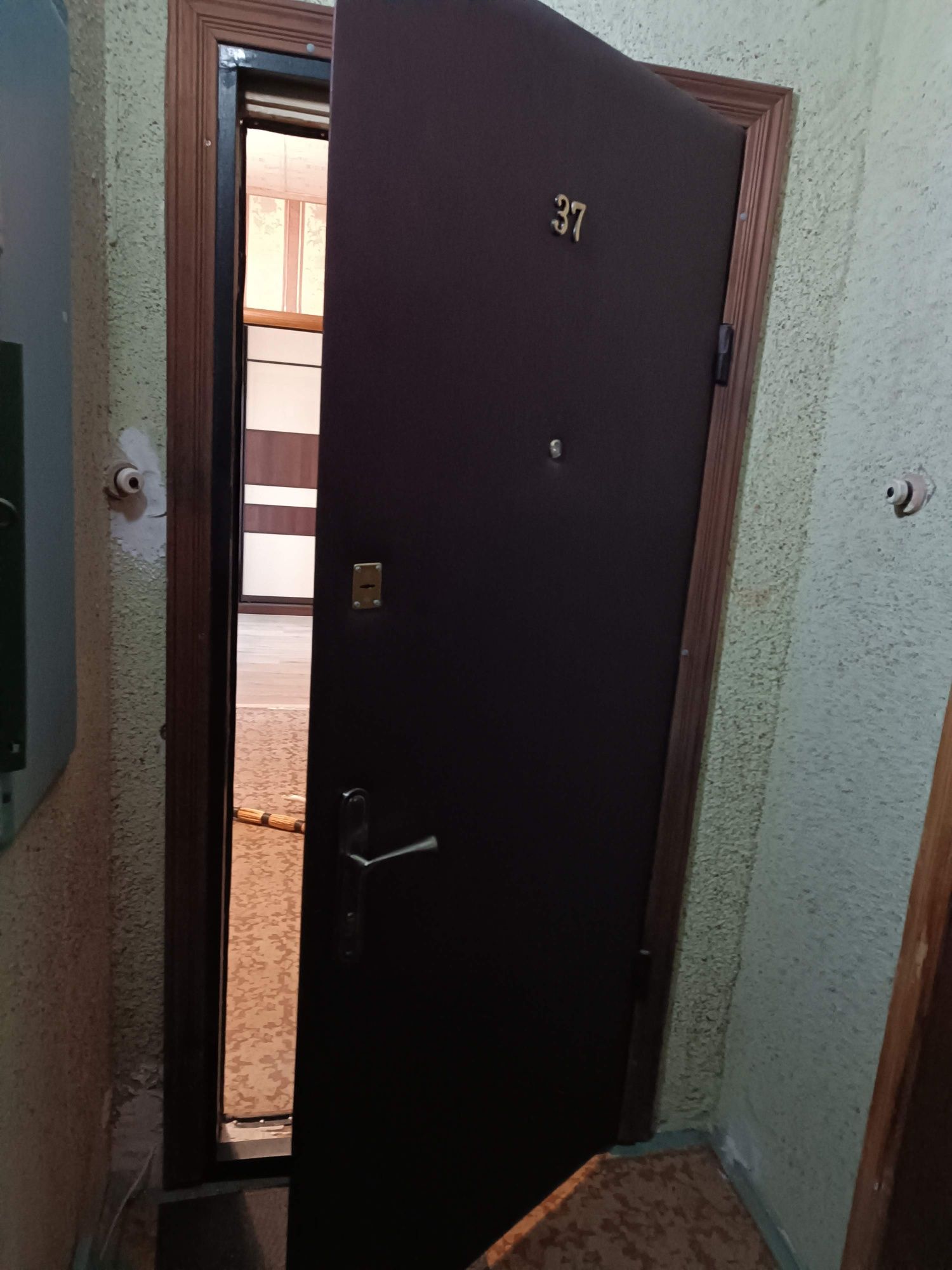 Металеві двері  в